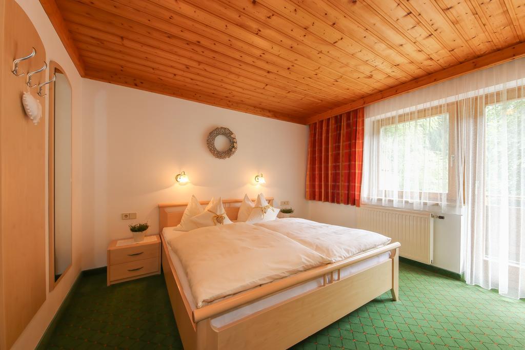 Haus Spieleck Bed & Breakfast 4*